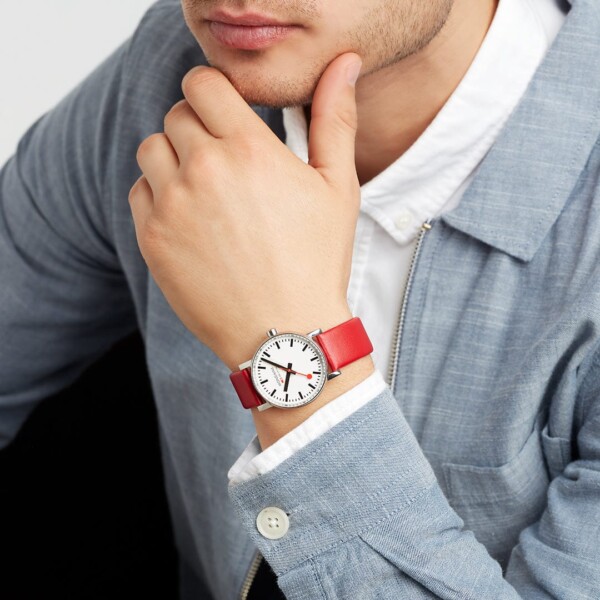 Mondaine evo2 Rotes Veganes Trauben Leder, 35 mm